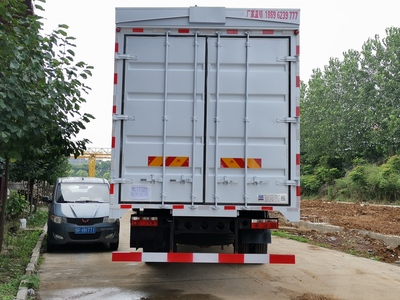 浙江翼開(kāi)啟廂式半掛車(chē)制造廠